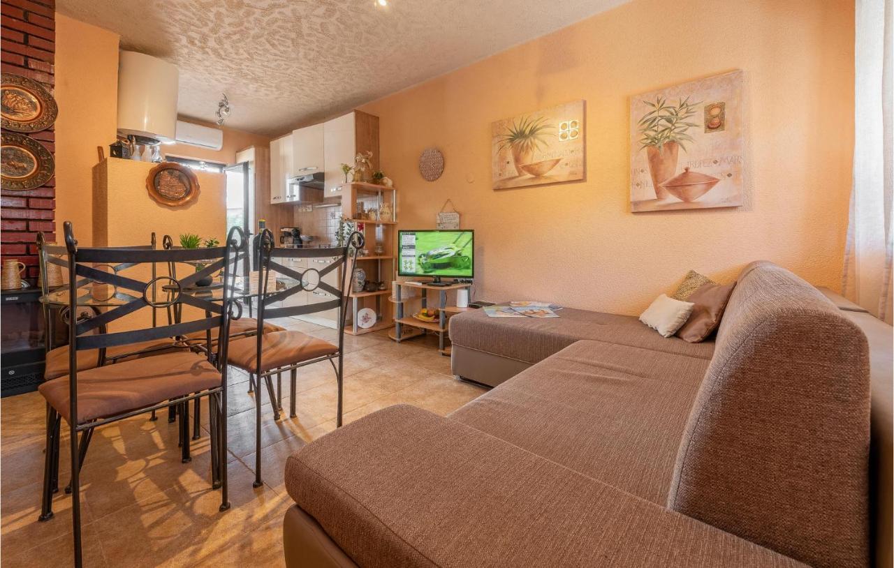 Cozy Home In Vrsi With Wifi Exterior photo