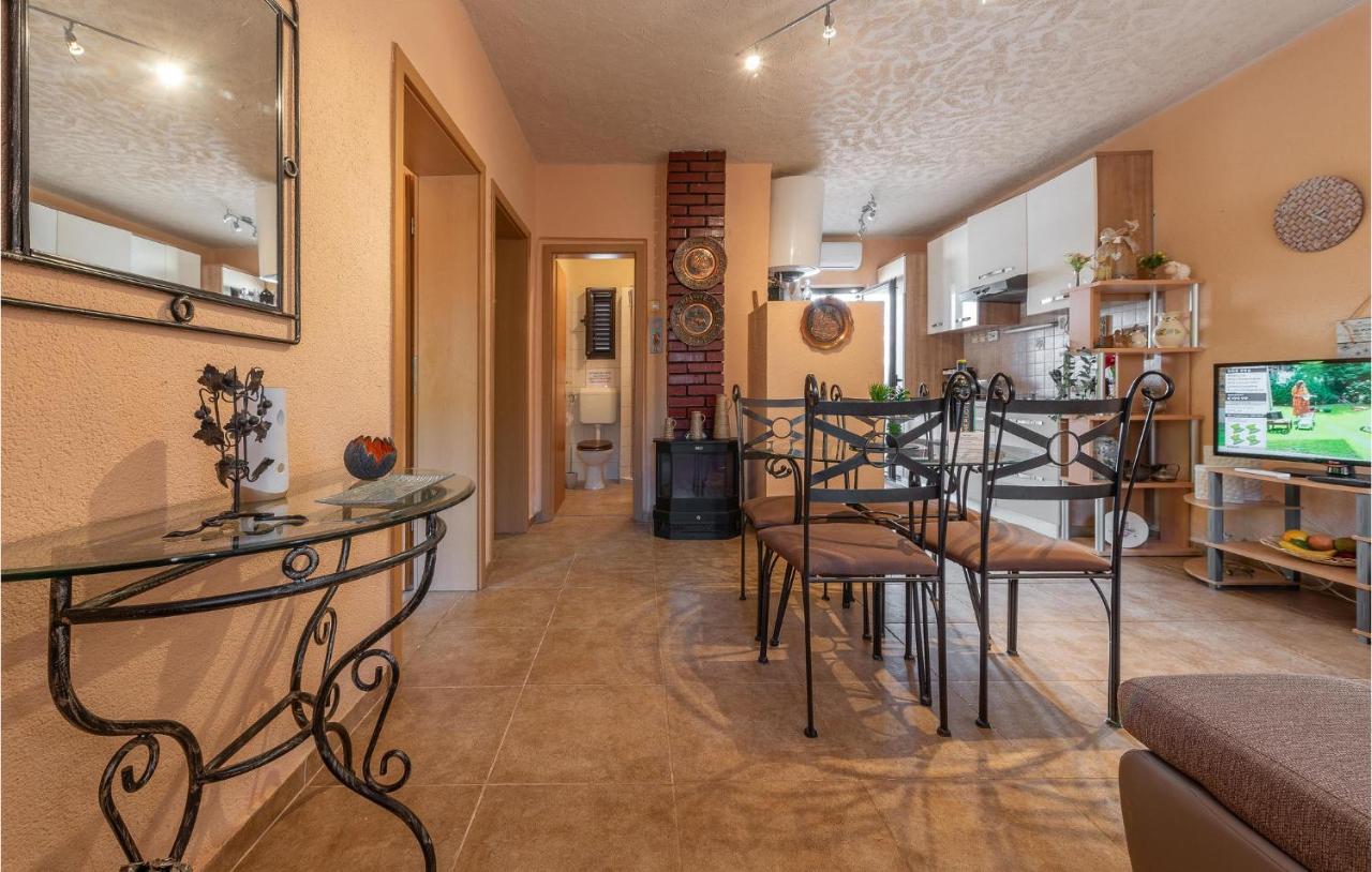 Cozy Home In Vrsi With Wifi Exterior photo