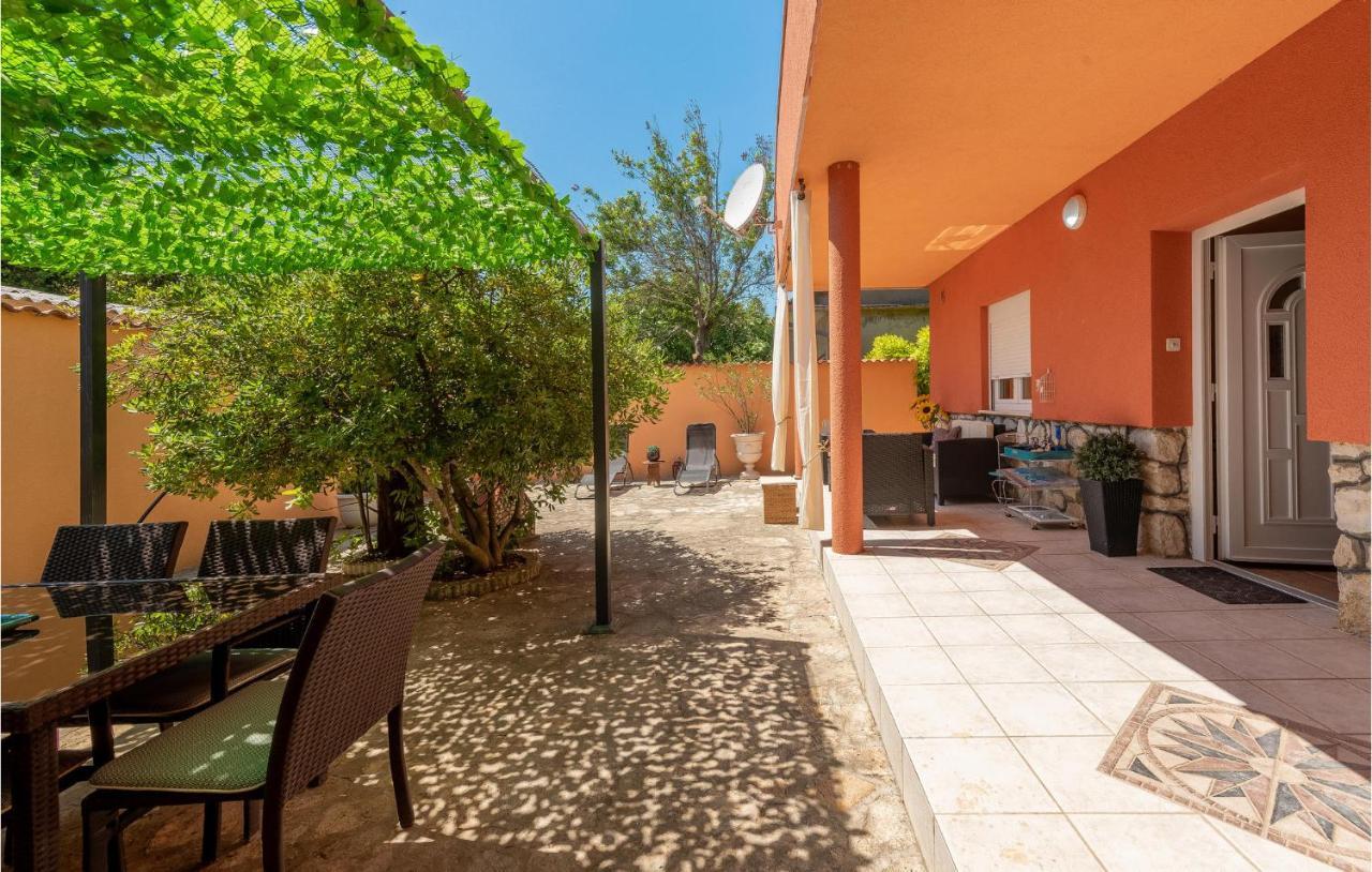 Cozy Home In Vrsi With Wifi Exterior photo