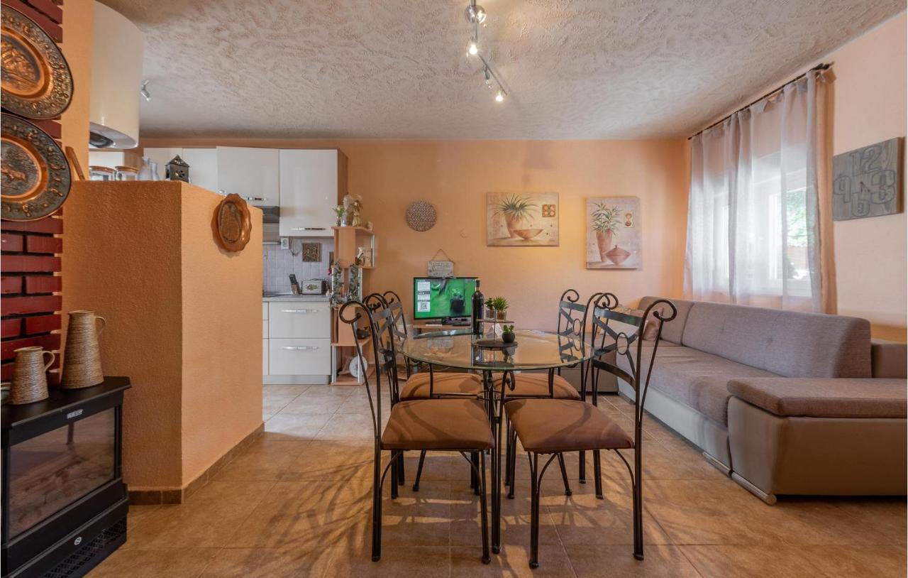 Cozy Home In Vrsi With Wifi Exterior photo