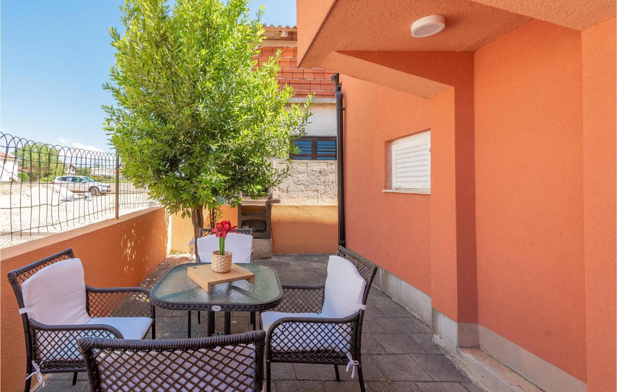 Cozy Home In Vrsi With Wifi Exterior photo