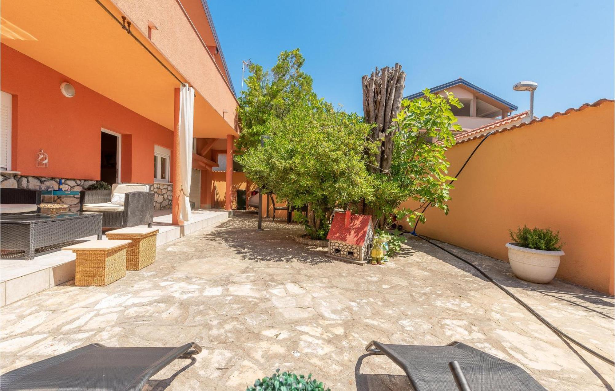 Cozy Home In Vrsi With Wifi Exterior photo
