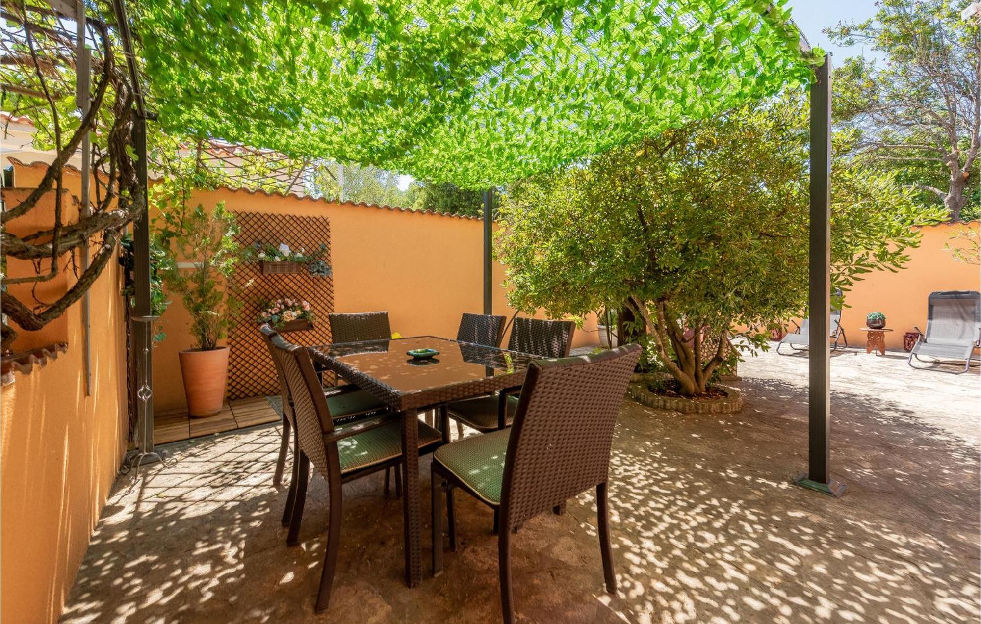 Cozy Home In Vrsi With Wifi Exterior photo